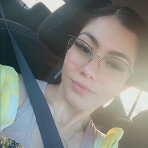 Meet your Posher, Marcela